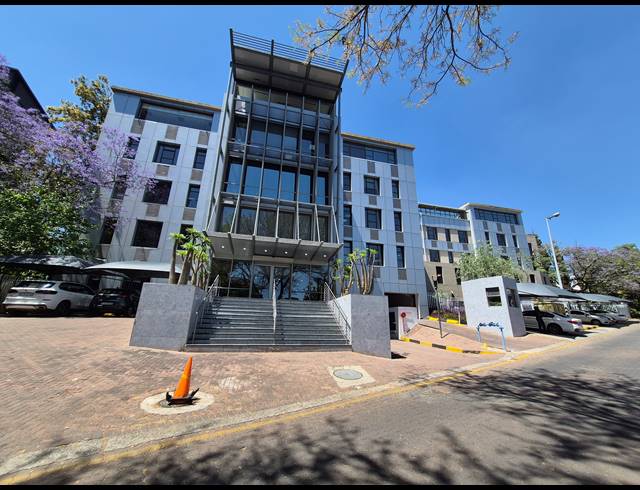 52M² OFFICE TO LET IN SANDTON CENTRAL